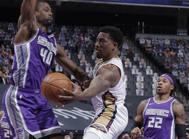  福克斯闪电突破国王提速击溃马刺防线